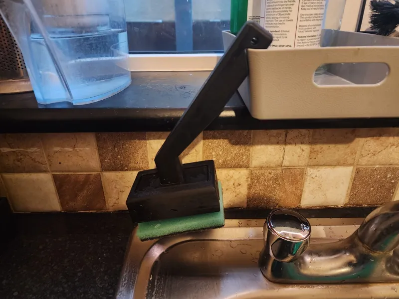 Sponge holder