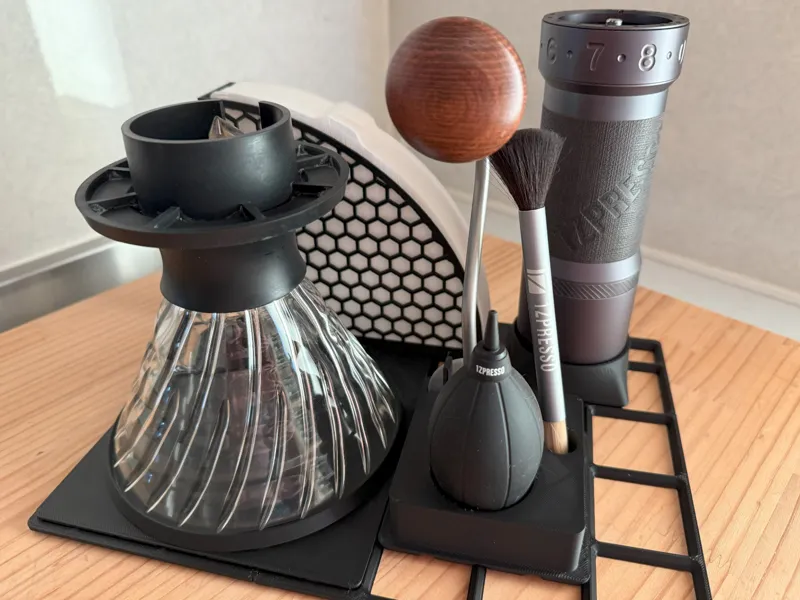 Hario Switch 03 and 1Zpresso KMax with Gridfinity