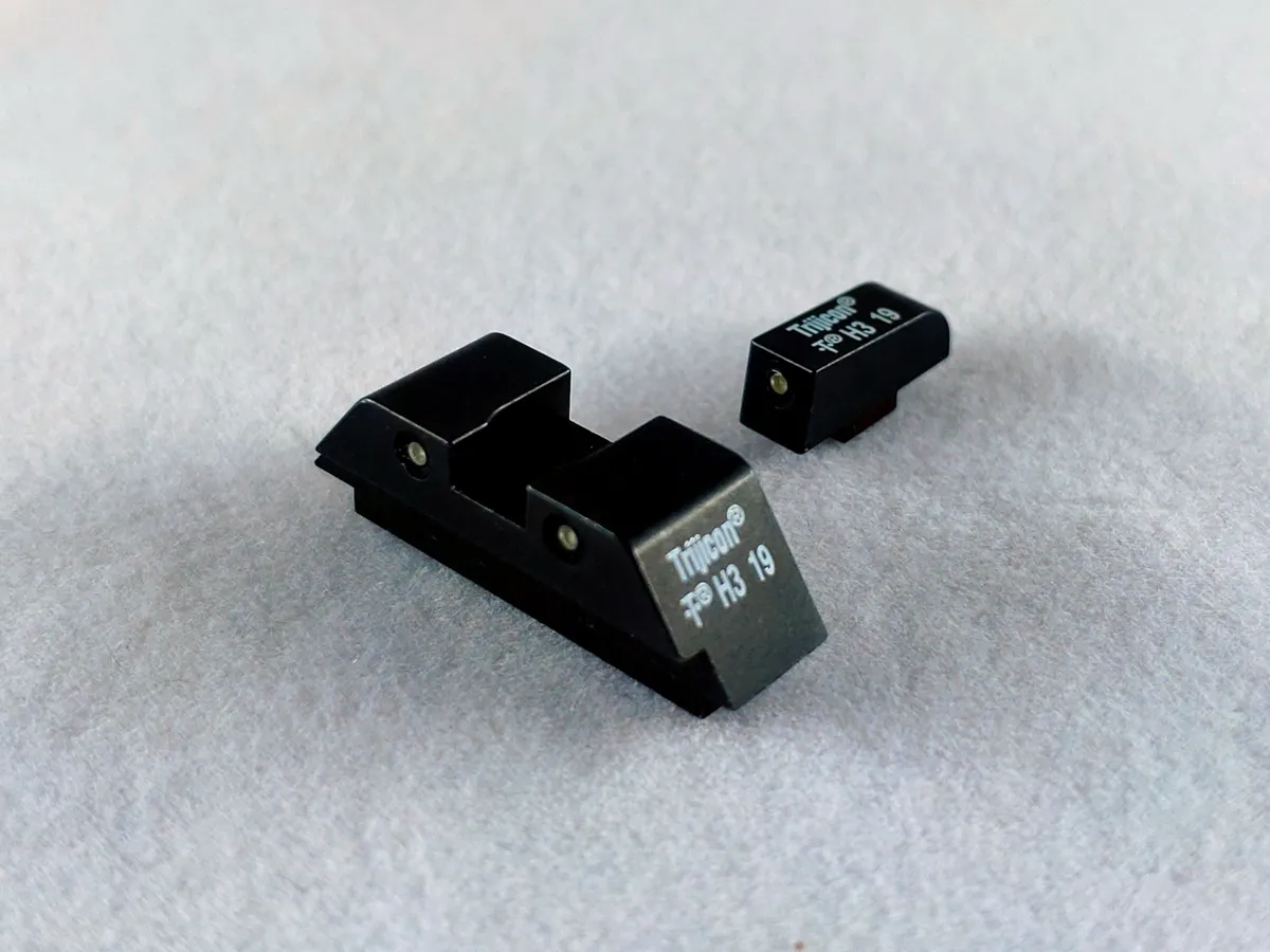 Trijicon iron sight self-luminous tritium tube Mounting System - Free ...