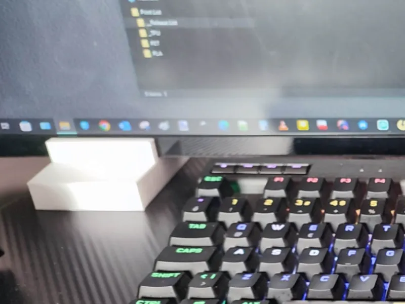 MKA Monitor Stand