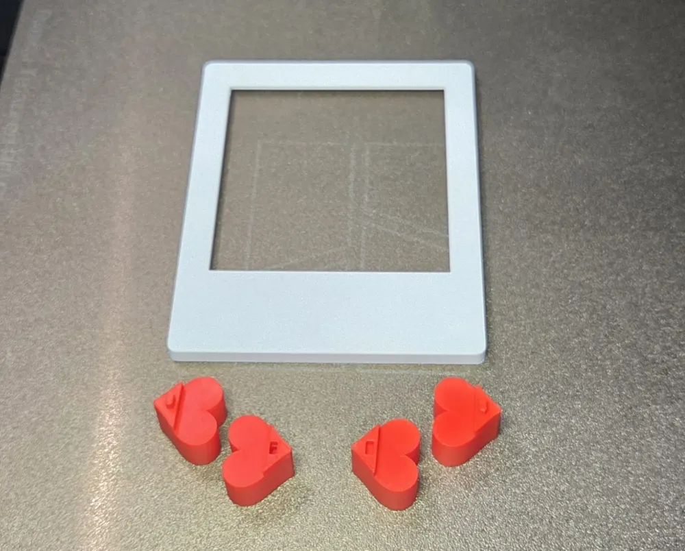 Polaroid photo frame with heart-shaped stands - Free 3D Print Model ...