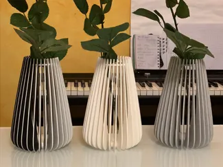 Modern Slatted Vase – Decorative 3D Printed Design