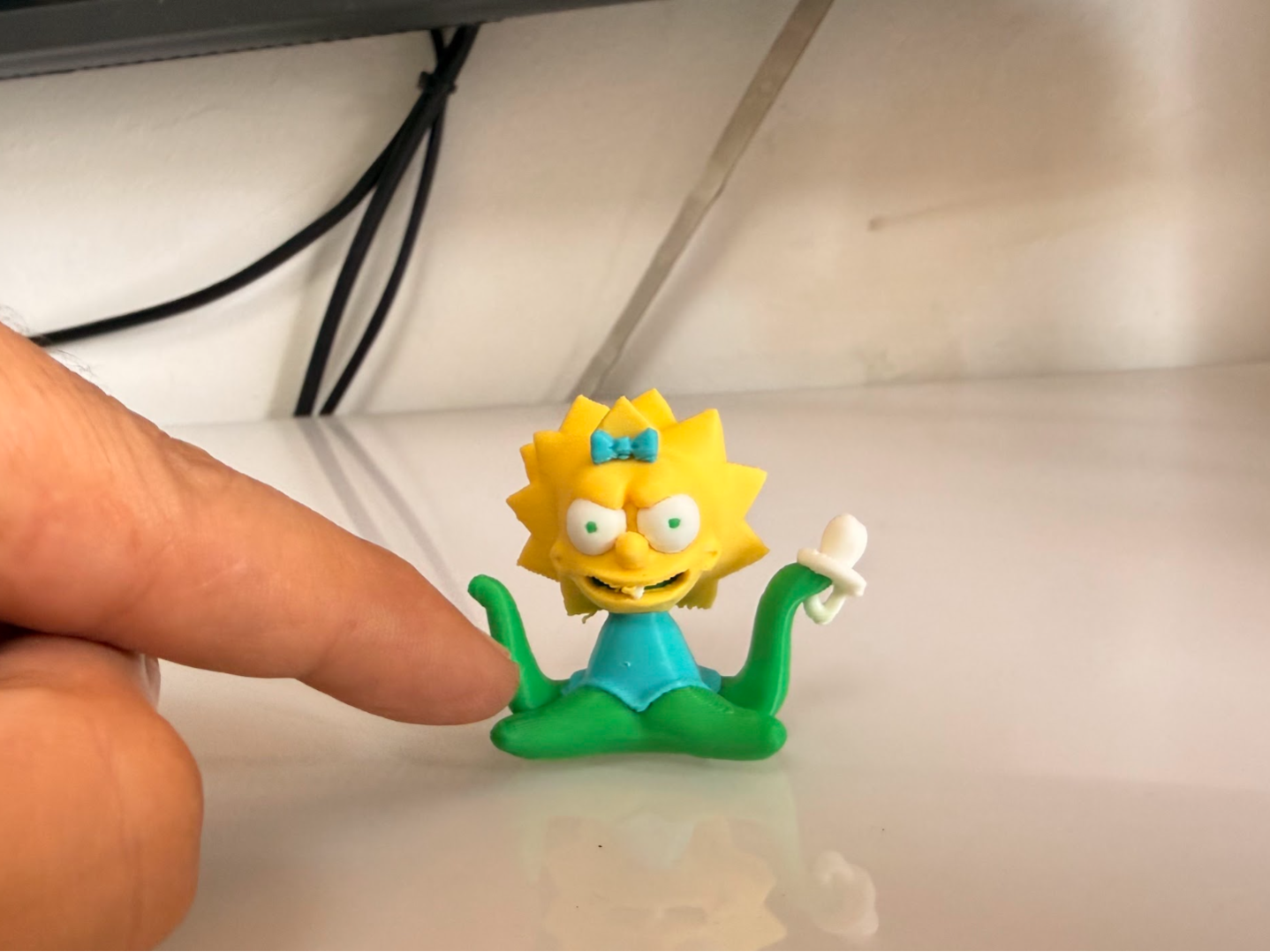 mini alien Maggie Simpsons , ams  4 unid 4 color 