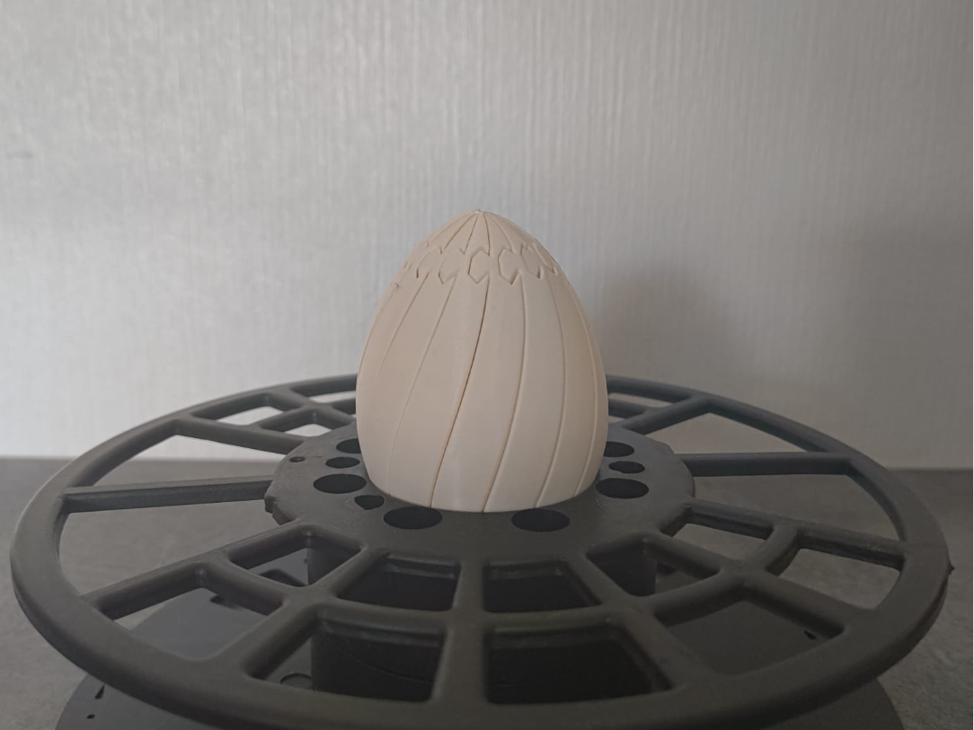 Twisted egg