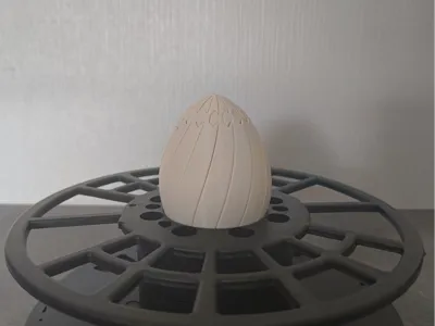 Twisted egg