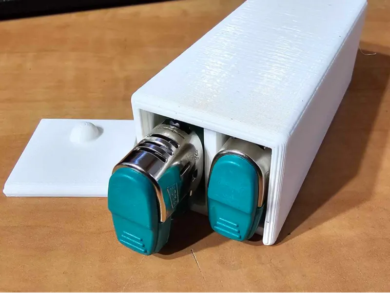 Turbo lighter travel box