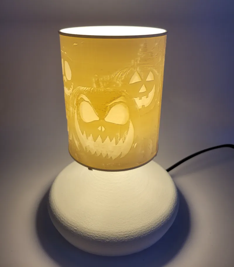 Rotative Halloween lamp