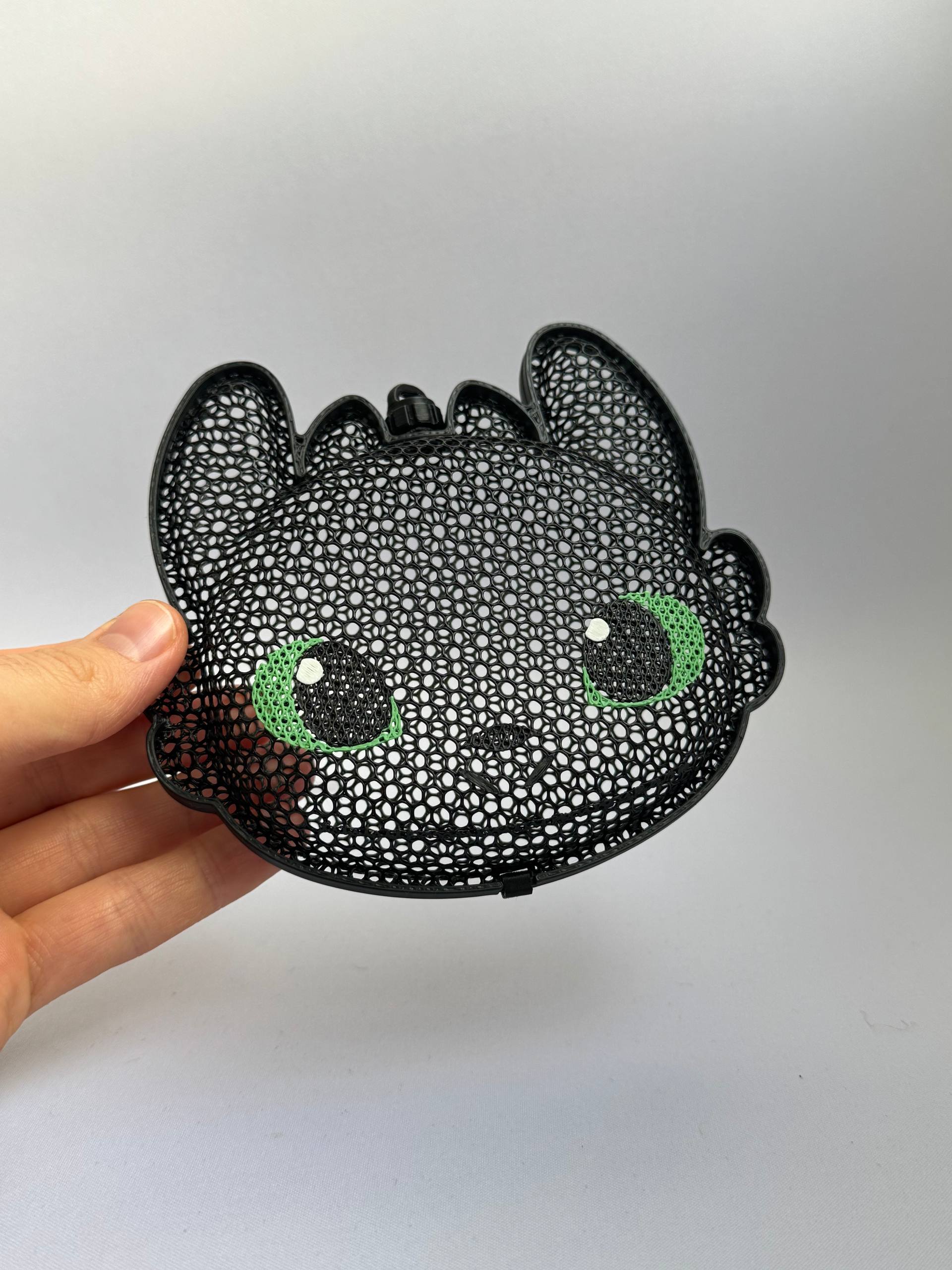Thermoformed toothless dragon - candy container - 1