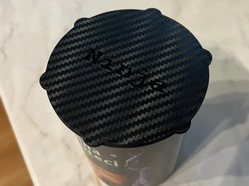 Can lid with pet name