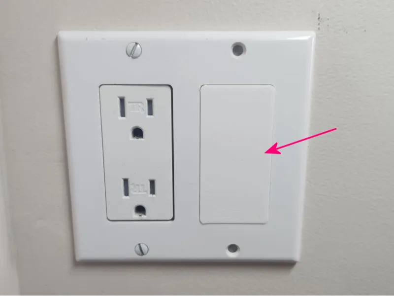 Decora Blank Outlet Cover
