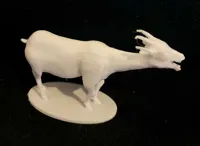 Pilgor la chèvre (Goat Simulator) avec socle — photo 3