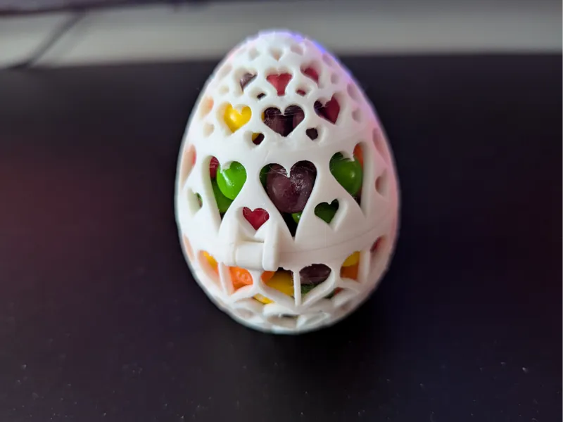 Hinger heart skeleton egg