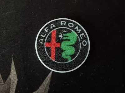Alfa Romeo logo, resized valet tray
