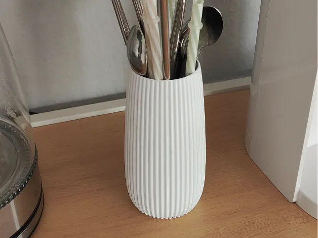Moderne Vase oder Behälter