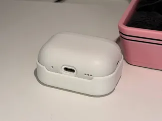 AirPods Pro2 Case friendly Apple Watch charger 