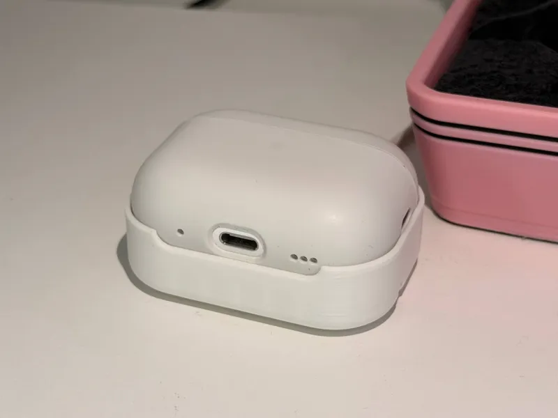 AirPods Pro2 Case friendly Apple Watch charger 
