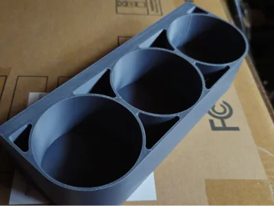 Louvre Panel Spray Can Holder