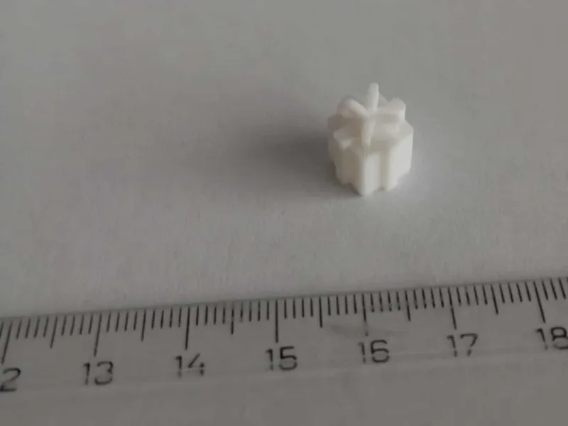 Mini present - under 15 mm