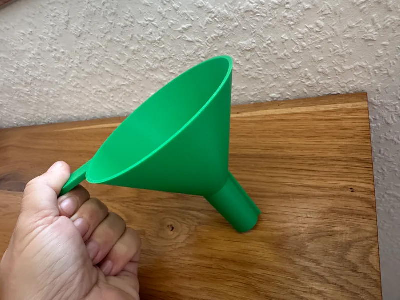 Fully Parametric Funnel with Air Vent & Handle