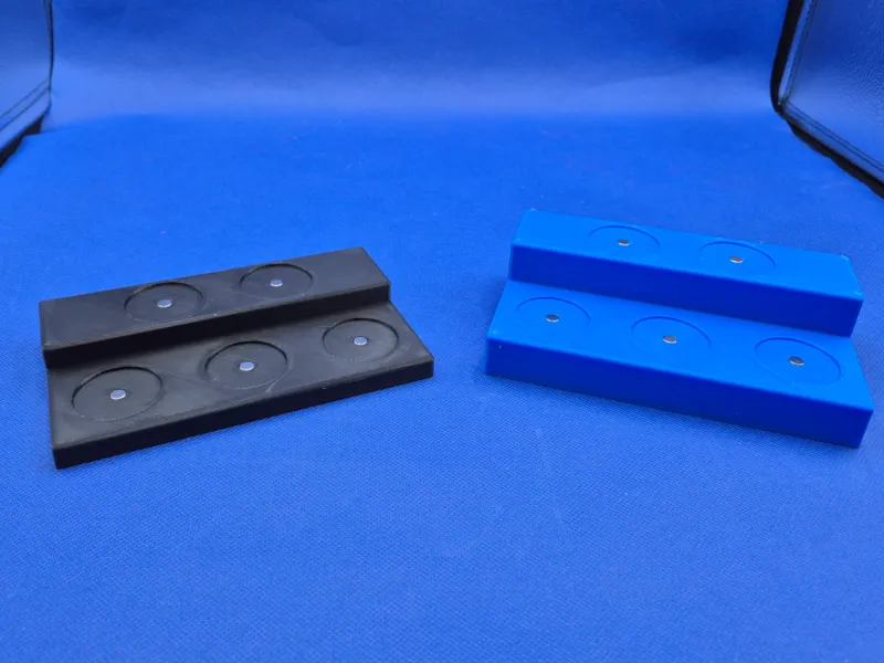 Simple Wargaming Display Stand with Magnets