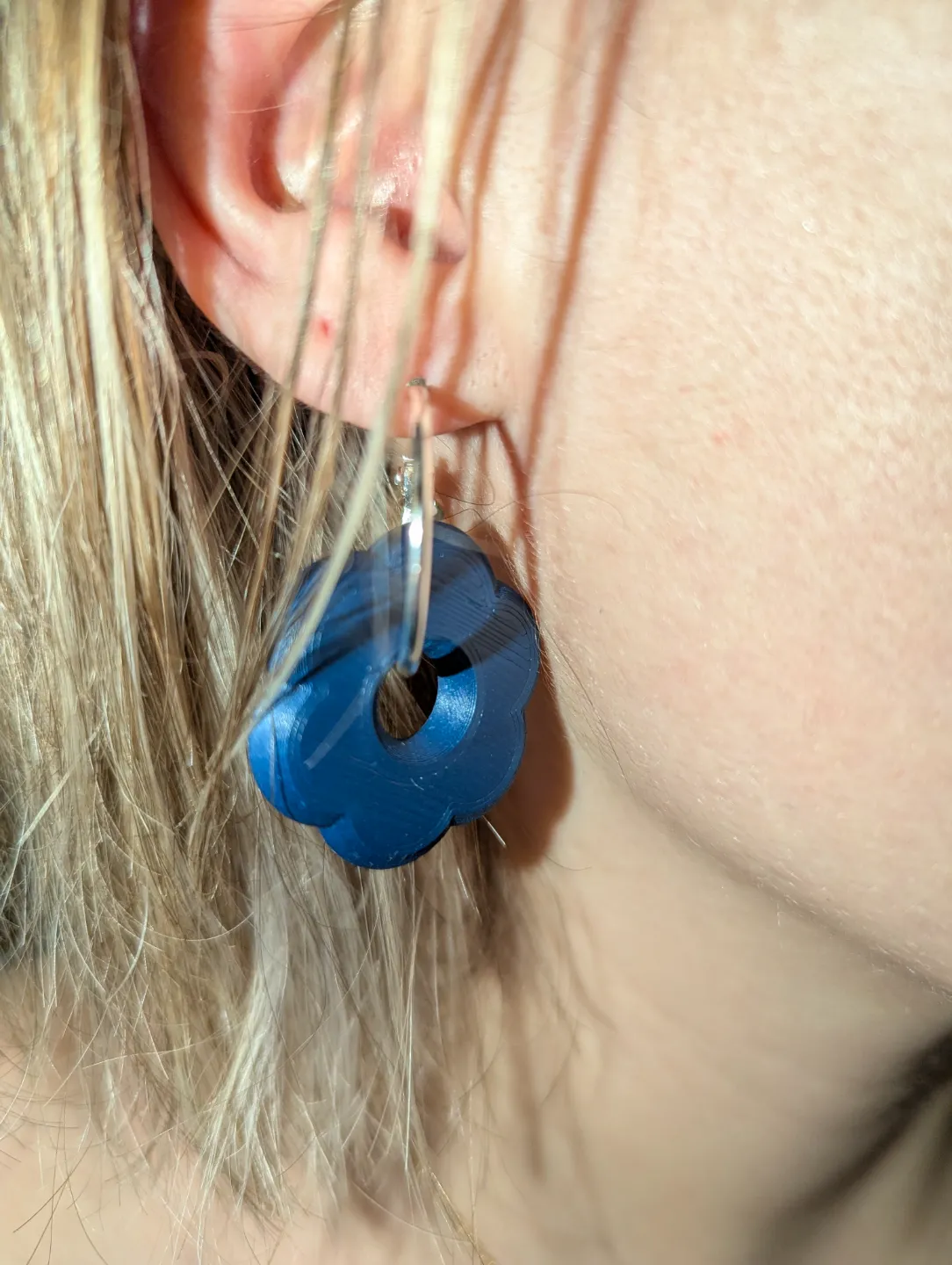 Flower earring view 2