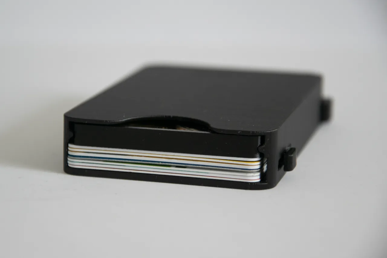 Slim Wallet (V4) - print in place view 3