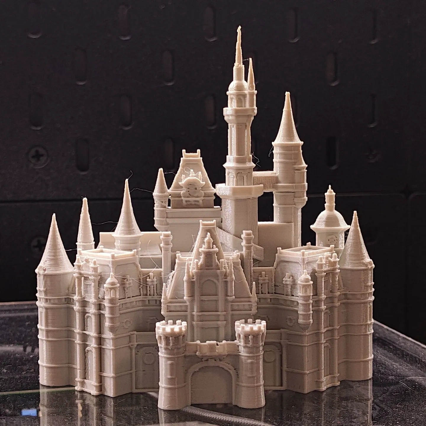 Miniatura 2 do modelo 3D 上海迪斯尼奇幻童话城堡 冰箱贴