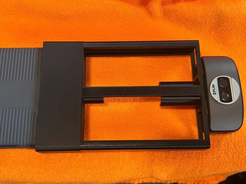 iPhone 15-17 Pro adapter for FLIR ONE w/Lightning 
