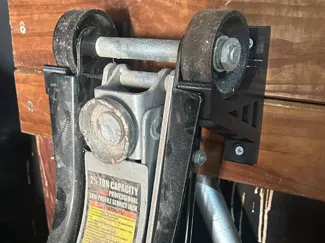 Heavy Duty Wall Mount for Hydraulic Floor Jack
