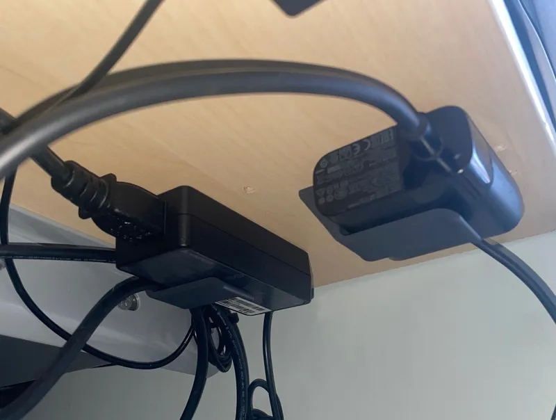 Laptop Charger Clip 