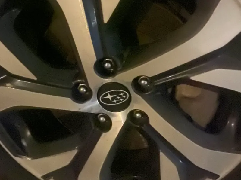Center wheel cap for Subaru