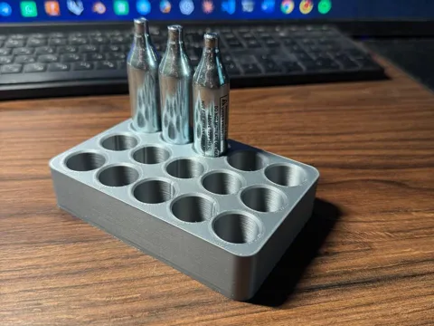Organizador: 12g CO2 cartridge holder/organizer — referencia de MakerWorld