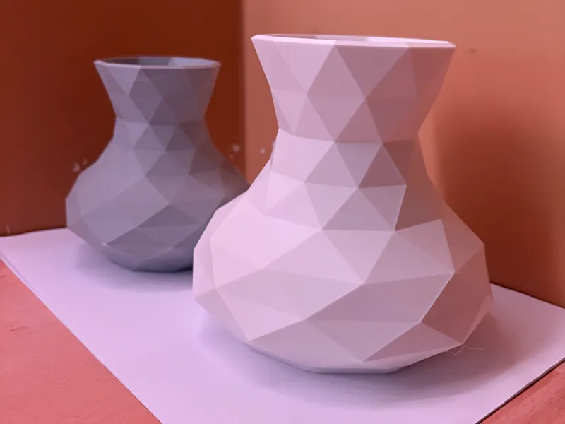 Modern Polygon Vase – Waterproof