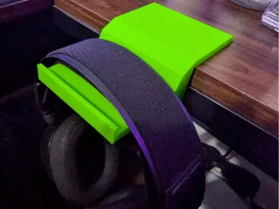 Headphone Rest-Holder Table width Adjustable 