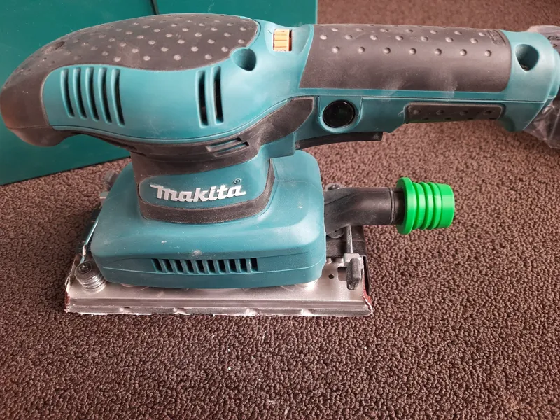 Makita vacuum cleaner adapter for small machines