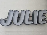 Enseigne lumineuse LED prénom Julie — photo 2