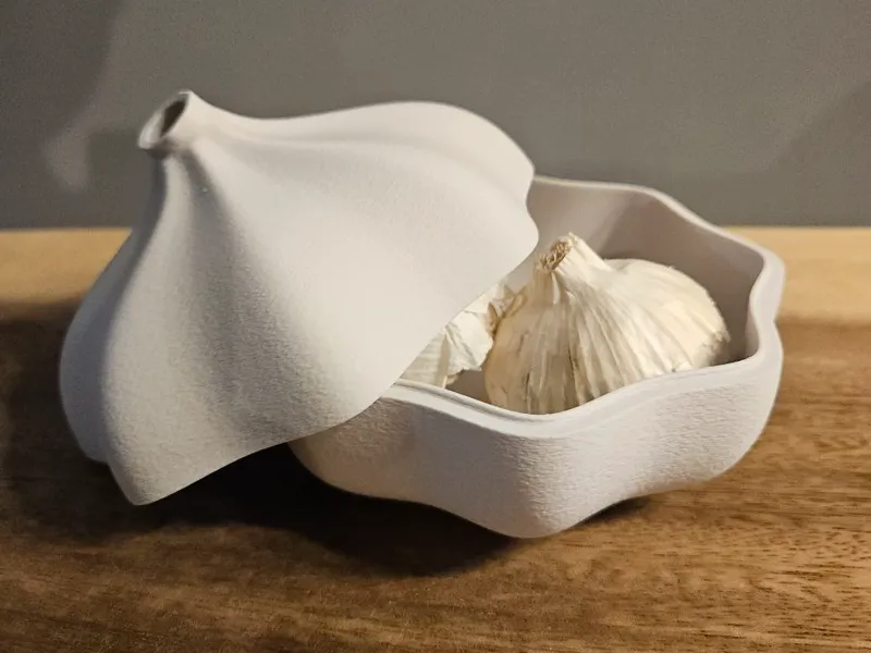 The Chnobli Garlic Container
