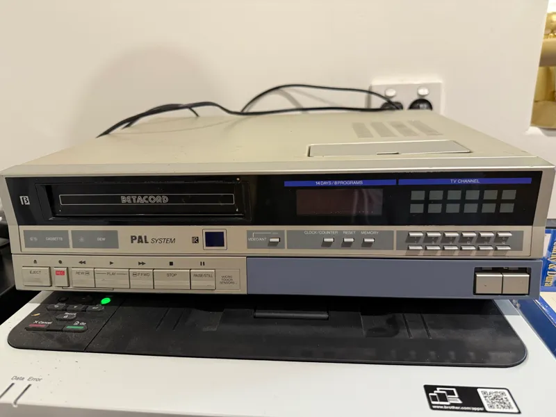 Front Panel Door for Sanyo VTC-M20 Betacord