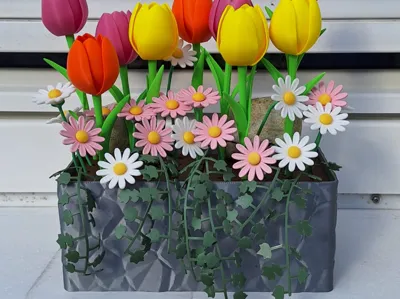 Flower box for floral arrangements