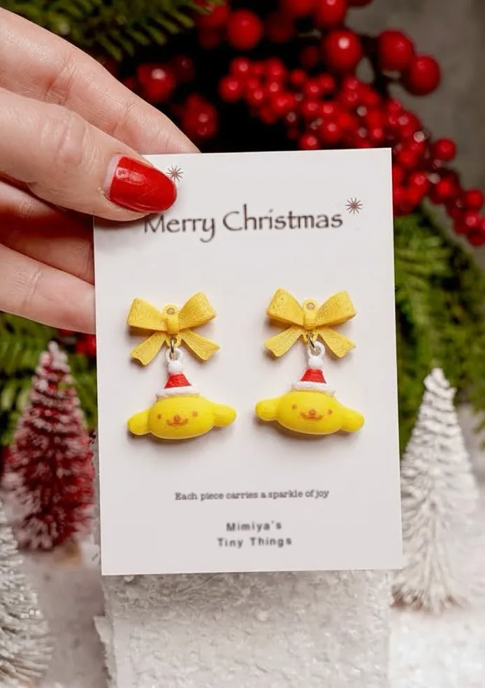 Pompompurin’s Christmas Wreath earring / hairclip view 3