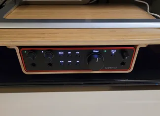 Supporto Focusrite 2i2 4a generazione