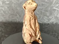 Sculpture de suricate debout low poly — photo 1