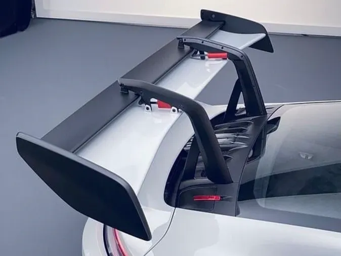 GT3RS Spoiler Original Größe mit spoiler mount