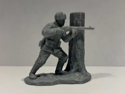 USSR ( SOVIET ) SOLDIER WITH PPSH BEHING TREE