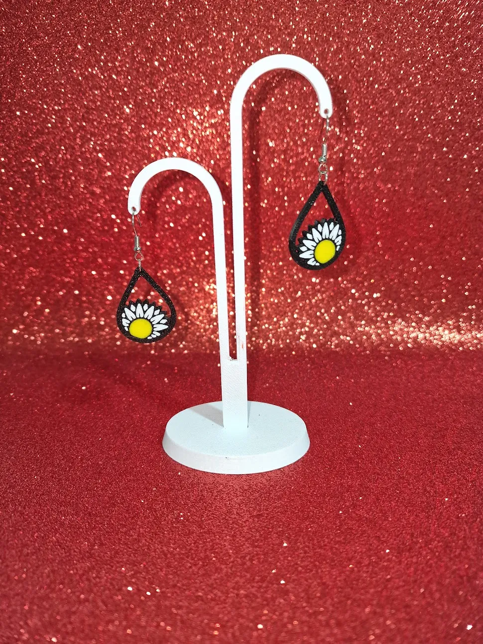 Daisy in a drop earrings view 3