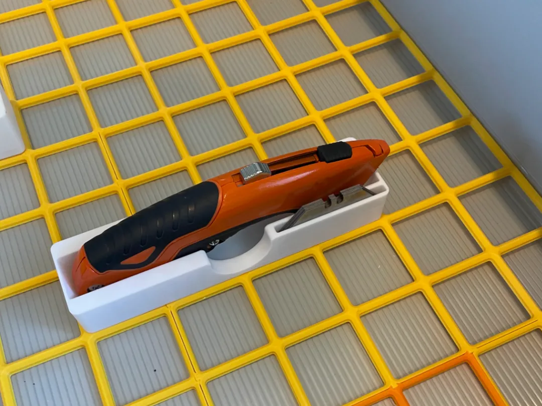 Utility knife holder for Gridfinity 1x4 - Free 3D Print Model - MakerWorld