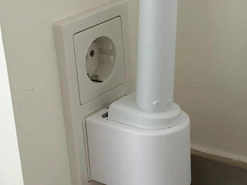 Philips Sonicare with plugin holder