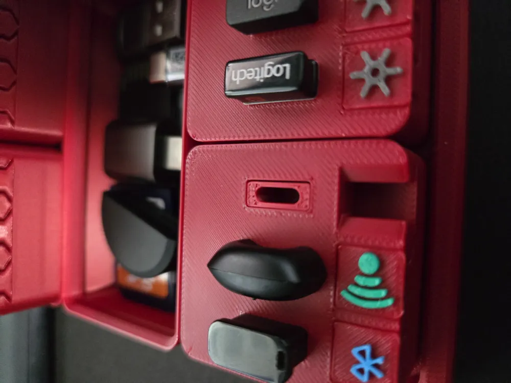 Gridfinity USB Storage with device tags by faraway3dprinting MakerWorld ...
