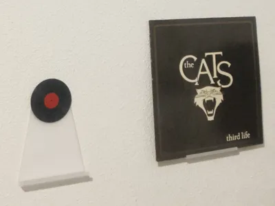 Vinyl LP holder without having to drill