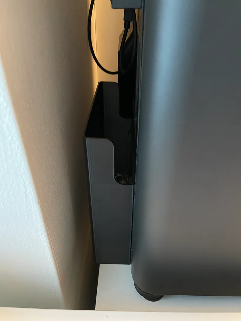 Magnetic Poop chute